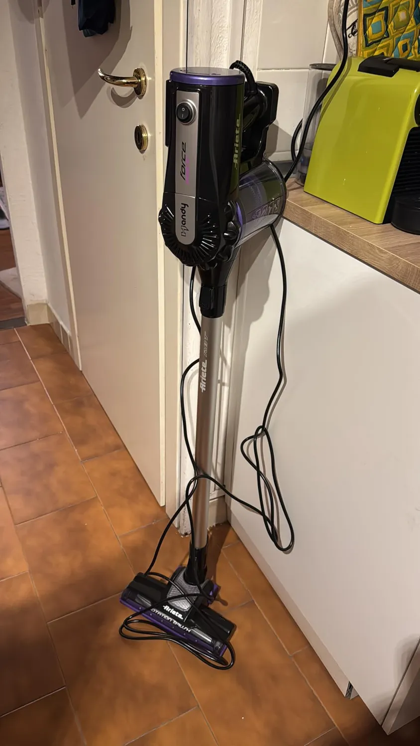 Ariete 2359 Handy Force scopa elettrica filo 600W viola