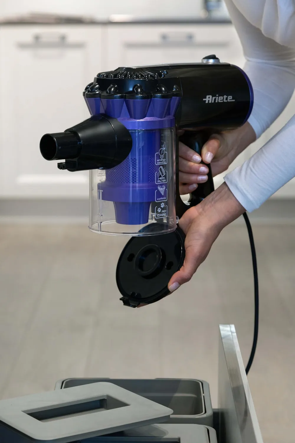 Ariete 2359 Handy Force scopa elettrica filo 600W viola