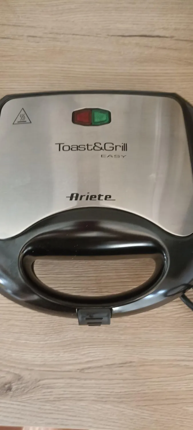Ariete 1980 Toast & Grill Easy tostiera sandwich 750W rigata