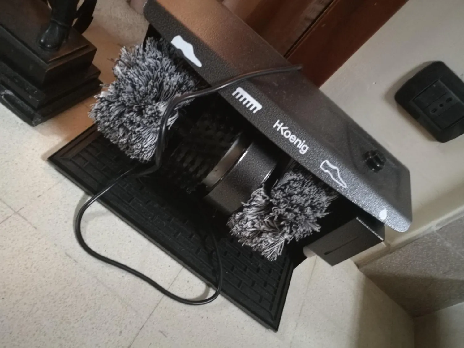 H.Koenig U600 Lucidascarpe Elettrico 120W con Dispenser Cera