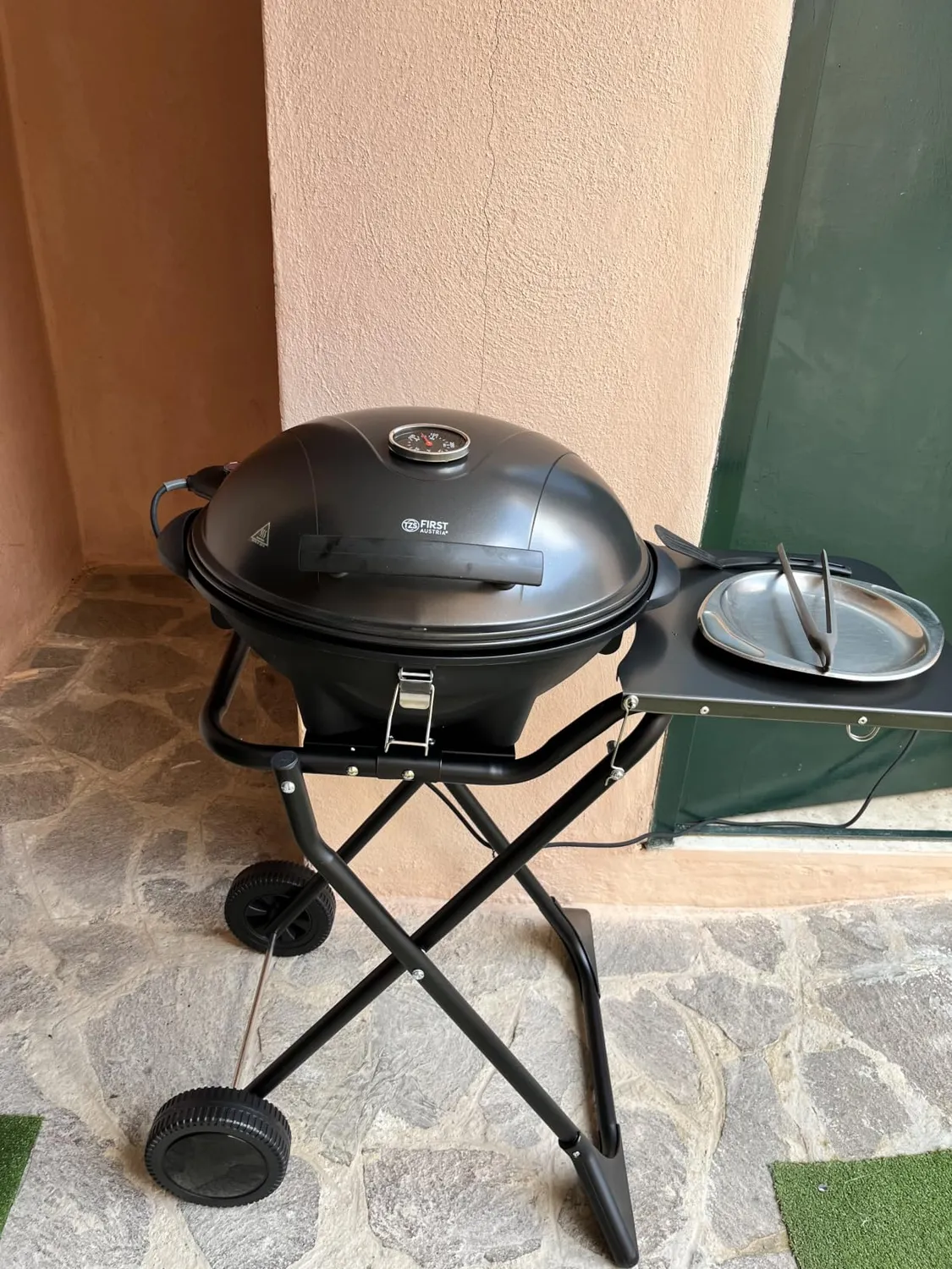 First Austria 2in1 barbecue elettrico 2400W coperchio