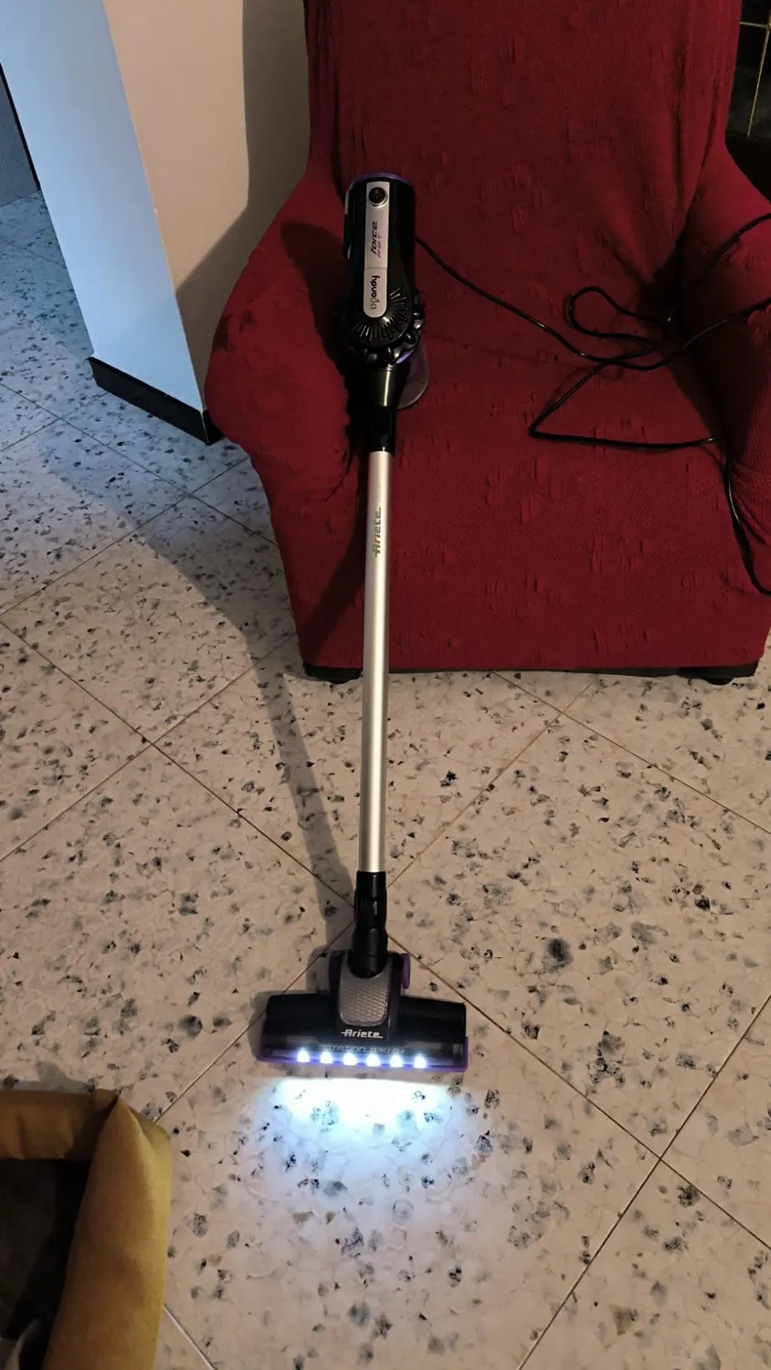 Ariete 2359 Handy Force scopa elettrica filo 600W viola