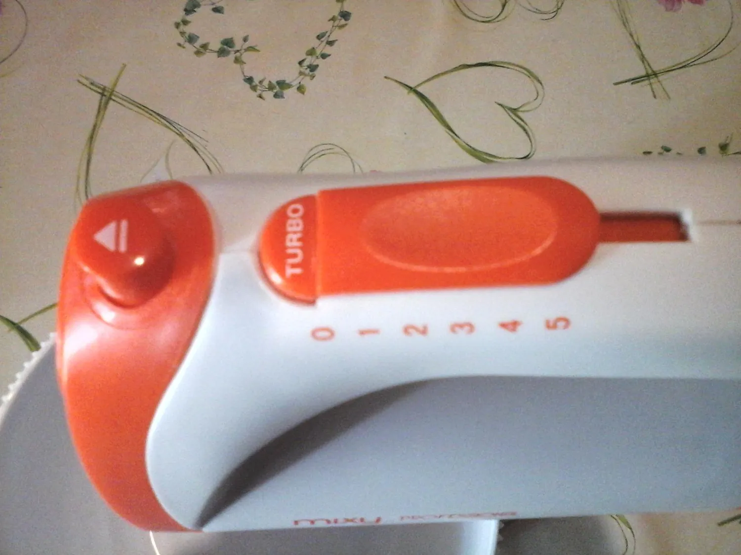 Ariete Mixy Professional 1565 sbattitore 300W arancio